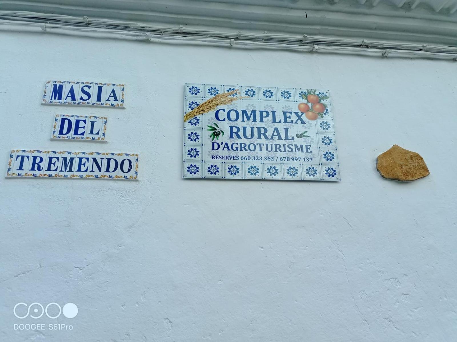Casa Rural Complex Masia Del Tremendo Y Agroturismo Camarles Eksteriør billede